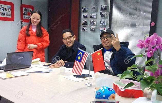 Pelanggan Malaysia untuk Pemotong Keripik Pisang